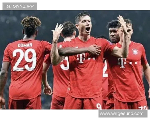 足球明星意外现身镜头瞬间引发热议网友纷纷点赞分享精彩时刻